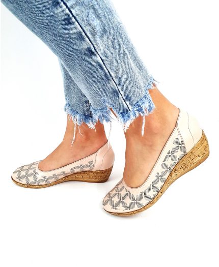 Pantofi dama perforati din piele naturala - Bej - T13 BJ