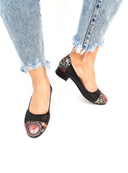 Pantofi dama perforati din piele naturala - Negru cu Paun - T11 NP