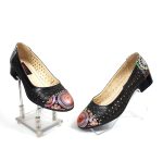 Pantofi dama perforati din piele naturala - Negru cu Paun - T11 NP