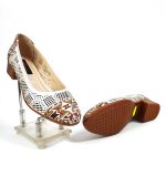 Pantofi dama perforati din piele naturala - Bej cu Model Traditional Maro - T12 BMTM