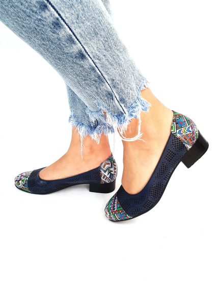 Pantofi dama perforati din piele naturala - Bleumarin cu Model Traditional - T12 BMT