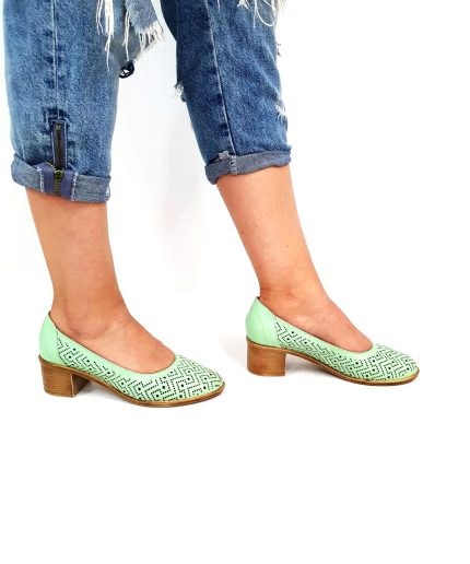 Pantofi dama perforati din piele naturala - Vernil - T14 VN
