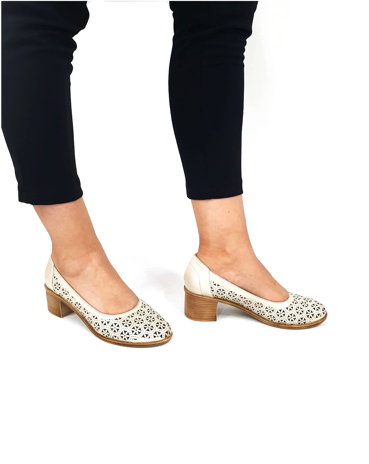 Pantofi dama perforati din piele naturala - Bej Sidef - T15 BJS Pantofi dama perforati din piele naturala - Bej Sidef - T15 BJS