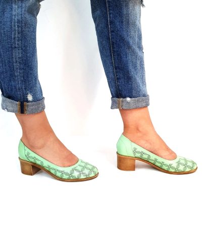 Pantofi dama perforati din piele naturala - Vernil - T13 VN