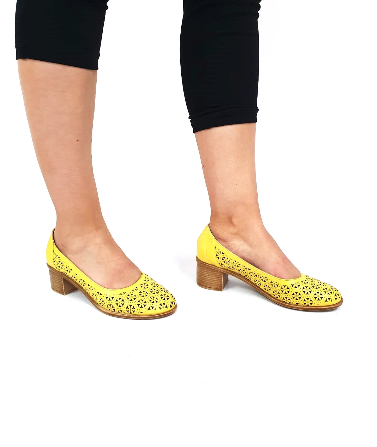 Pantofi dama perforati din piele naturala - Galben - T15 GA Pantofi dama perforati din piele naturala - Galben - T15 GA