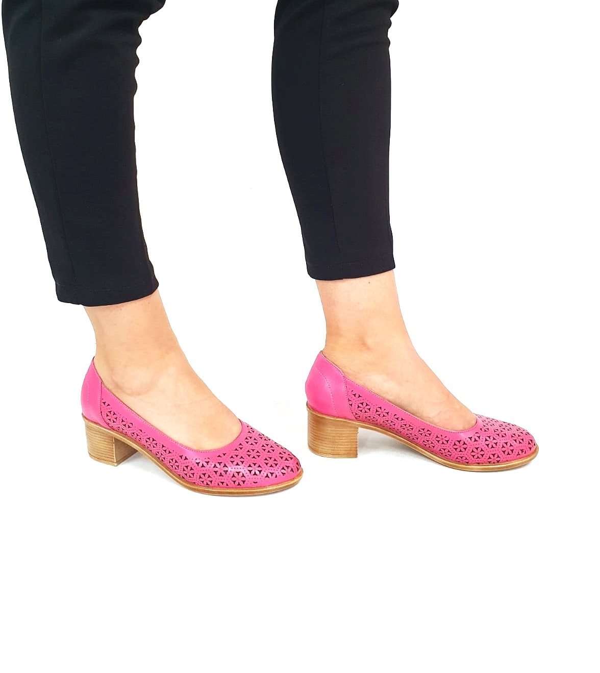 Pantofi dama perforati din piele naturala - Roz - T15 RZ Pantofi dama perforati din piele naturala - Roz - T15 RZ
